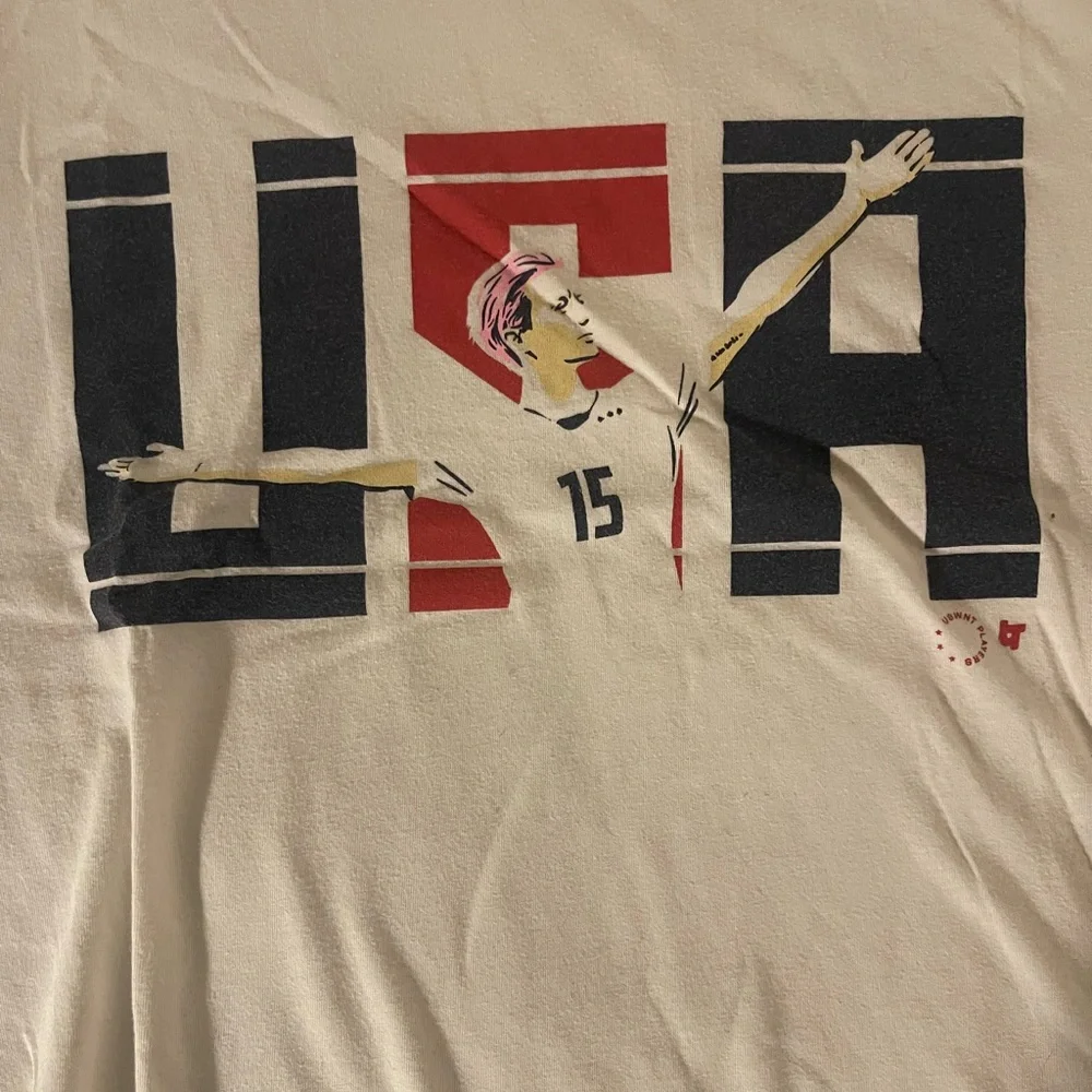 Breaking Tee Megan Rapinoe T-shirt - Picture 3 of 3